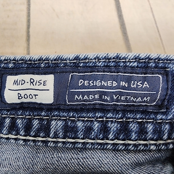 Miss Me Mini Flower Mid Rise Bootcut  Jeans Rhinestone Embellished Blue 30 x 32 - Picture 14 of 16